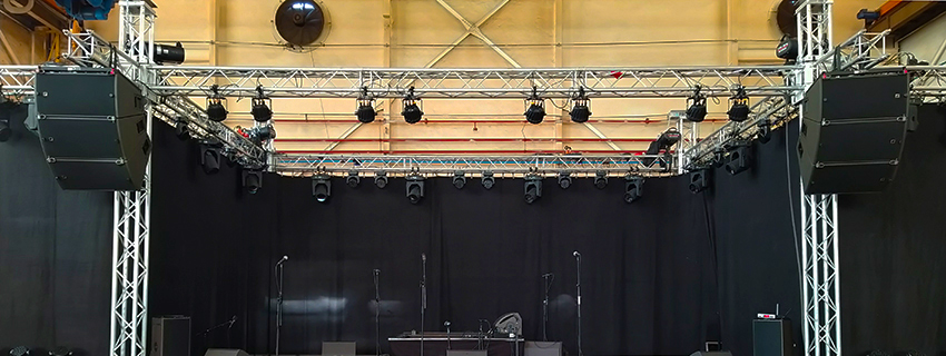 Truss, riggig, ground support, backdrop, podium, festival, evenement