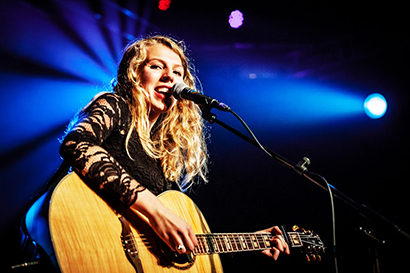 Talenten show met licht, geluid en podium verhuur