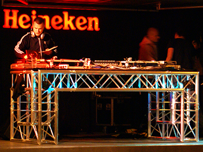 DJ Meubel Alu-Design huren, verhuur, DJ Booth, LED Par verlichting